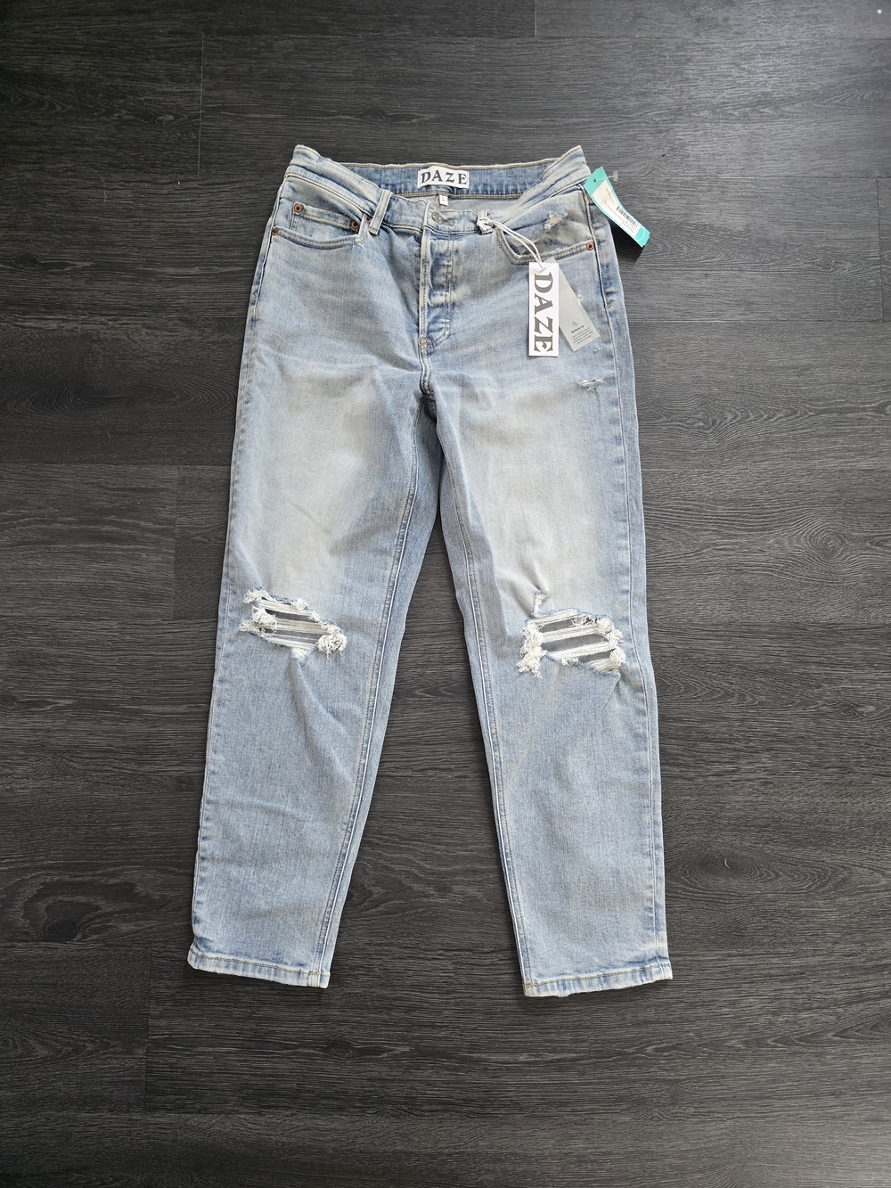 DAZE High-Rise Light Blue Distressed Mom Jeans